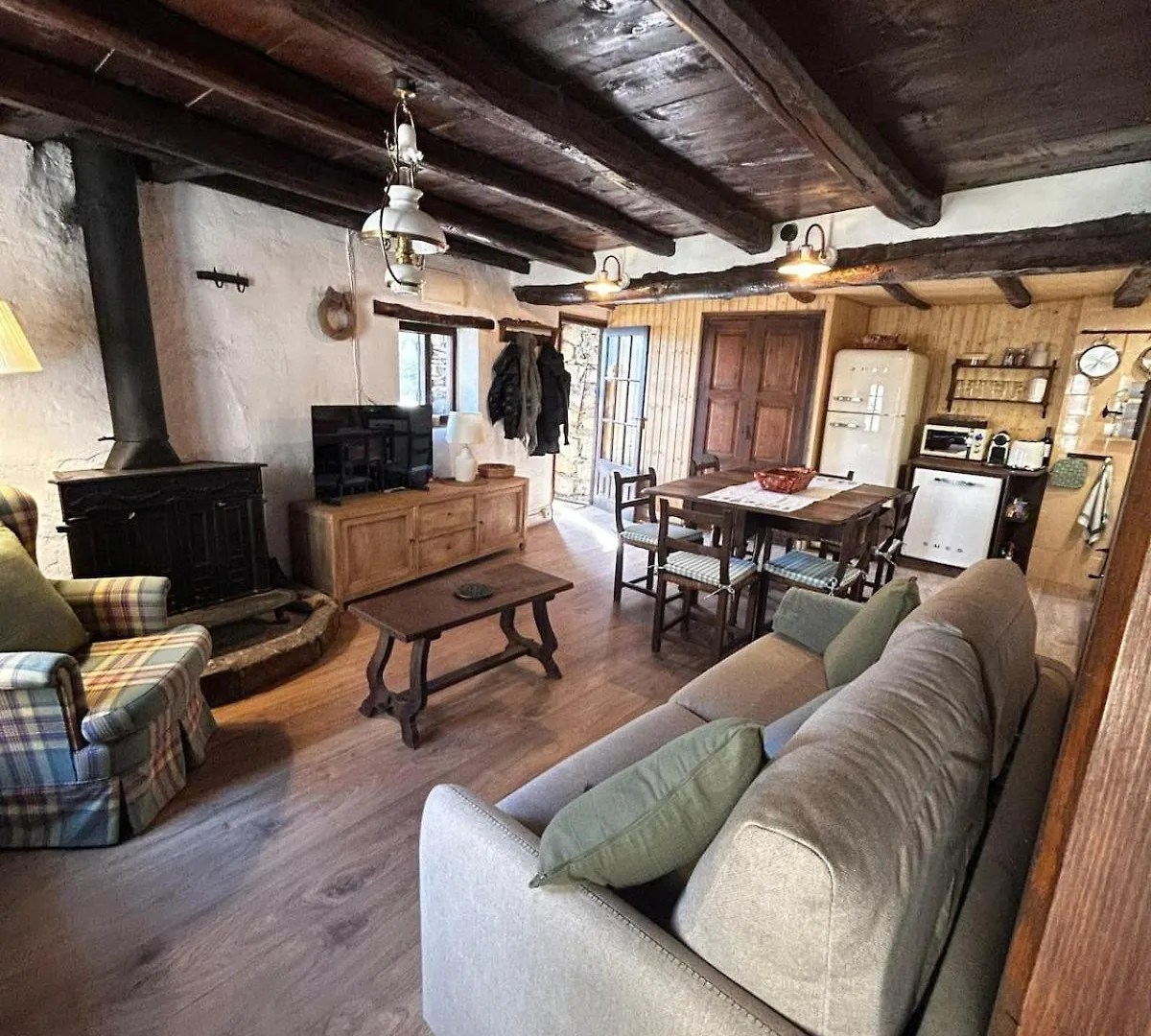 Casa Rustica Y Chic Con Chimenea Y Vistas Panoramicas De La Vall De Boi Cardet 0*,